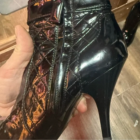 🔥 Burberry Black Patent Leather Quilted Ankle Boots Size 38.5 – Made in Italy 🔥 - Picture 9 of 10